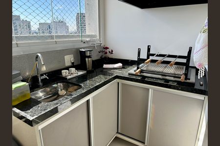 Apartamento à venda com 97m², 2 quartos e 1 vaga Apartamento à venda com 97m², 2 quartos e 1 vagaVaranda