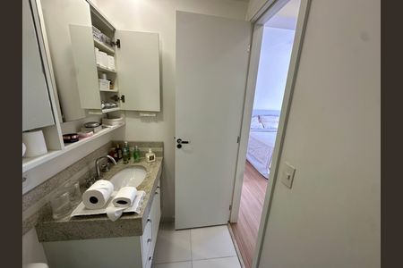Apartamento à venda com 97m², 2 quartos e 1 vaga Apartamento à venda com 97m², 2 quartos e 1 vagaBanheiro 2