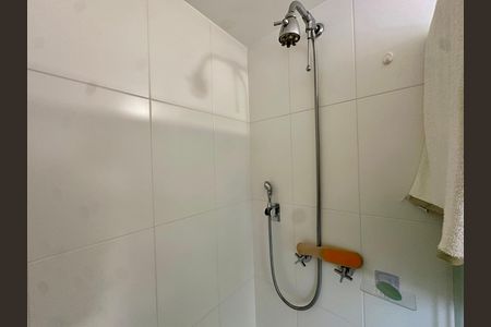 Apartamento à venda com 97m², 2 quartos e 1 vaga Apartamento à venda com 97m², 2 quartos e 1 vagaBanheiro 2