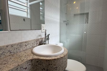Apartamento para alugar com 90m², 2 quartos e 1 vaga Apartamento para alugar com 90m², 2 quartos e 1 vagaBanheiro da Suíte