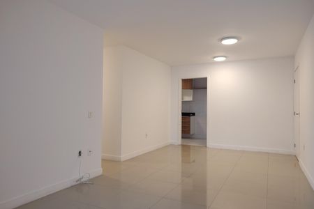 Apartamento para alugar com 115m², 3 quartos e 2 vagas Apartamento para alugar com 115m², 3 quartos e 2 vagasSala