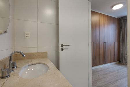 Apartamento para alugar com 115m², 3 quartos e 2 vagas Apartamento para alugar com 115m², 3 quartos e 2 vagasBanheiro da Suíte 1