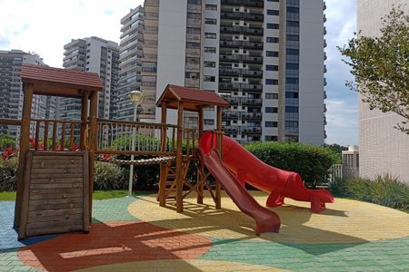 Apartamento para alugar com 115m², 3 quartos e 2 vagas Apartamento para alugar com 115m², 3 quartos e 2 vagasÁrea comum - Playground