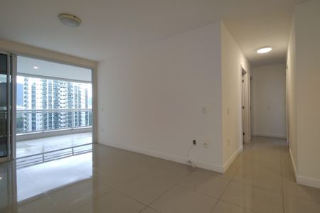 Apartamento para alugar com 115m², 3 quartos e 2 vagas Apartamento para alugar com 115m², 3 quartos e 2 vagasSala