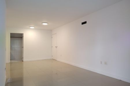 Apartamento para alugar com 115m², 3 quartos e 2 vagas Apartamento para alugar com 115m², 3 quartos e 2 vagasSala