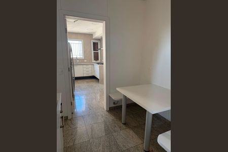 Apartamento à venda com 368m², 3 quartos e 6 vagas Apartamento à venda com 368m², 3 quartos e 6 vagasCozinha