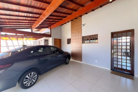 Garagem de casa à venda com 3 quartos, 219m² em Jardim dos Manacas, Valinhos