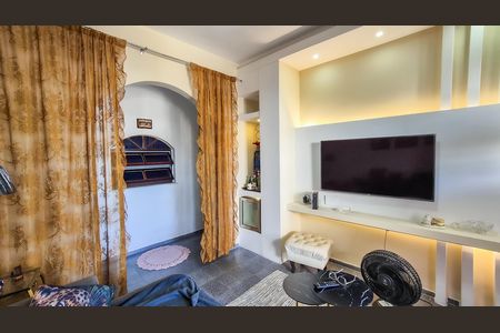 Sala de casa à venda com 3 quartos, 200m² em Brás de Pina, Rio de Janeiro