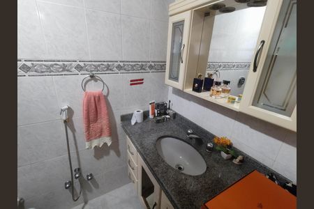 Banheiro 2 de apartamento à venda com 3 quartos, 167m² em Jardim Guanabara, Rio de Janeiro