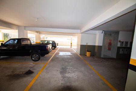 Garagem  de apartamento para alugar com 4 quartos, 94m² em Coração Eucarístico, Belo Horizonte