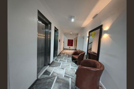 Hall de entrada de apartamento para alugar com 2 quartos, 74m² em Centro, Florianópolis
