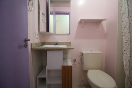 Banheiro de apartamento à venda com 2 quartos, 59m² em São Geraldo, Porto Alegre