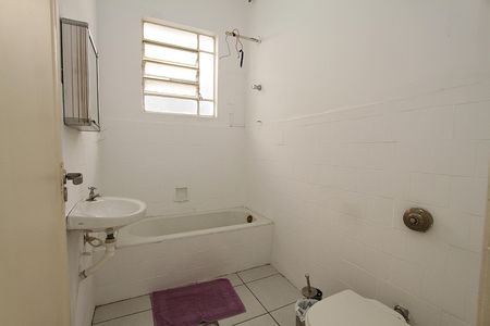 Casa para alugar com 72m², 2 quartos e sem vagaBanheiro