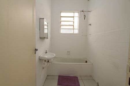 Casa para alugar com 72m², 2 quartos e sem vagaBanheiro