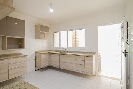 Cozinha de casa para alugar com 3 quartos, 90m² em Vila Carrão, São Paulo