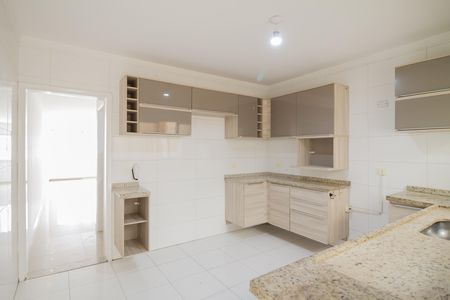 Cozinha de casa para alugar com 3 quartos, 90m² em Vila Carrão, São Paulo