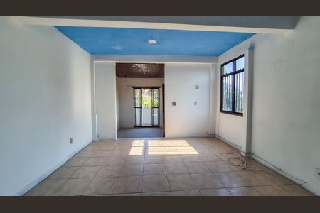 Casa para alugar com 250m², 3 quartos e sem vaga Casa para alugar com 250m², 3 quartos e sem vagaSala