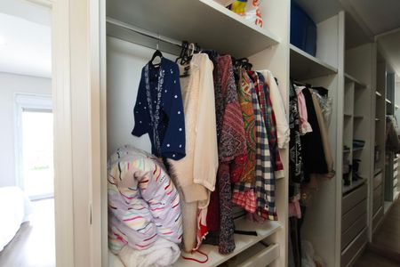 Closet Suíte 3 de casa de condomínio à venda com 4 quartos, 318m² em Swiss Park, Campinas