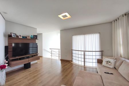 Sala de TV de casa de condomínio à venda com 4 quartos, 318m² em Swiss Park, Campinas