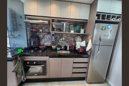 Cozinha de apartamento para alugar com 1 quarto, 40m² em Jardim Adelfiore, São Paulo