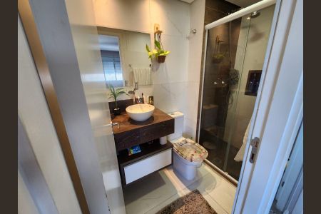 Banheiro de apartamento para alugar com 1 quarto, 40m² em Jardim Adelfiore, São Paulo