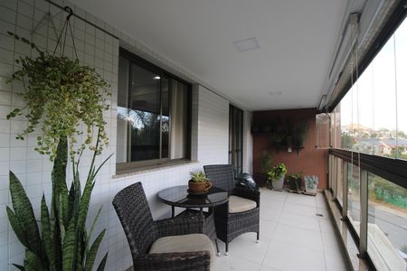 Apartamento para alugar com 110m², 3 quartos e 1 vagaVaranda