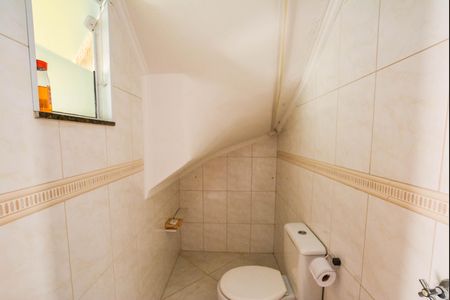 Banheiro de serviço de apartamento à venda com 2 quartos, 105m² em Jardim Ocara, Santo André