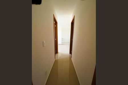 Corredor de apartamento para alugar com 2 quartos, 45m² em Jardim Itu, Porto Alegre