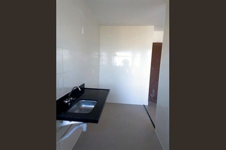 Cozinha de apartamento para alugar com 2 quartos, 45m² em Jardim Itu, Porto Alegre