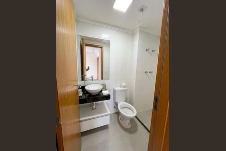 Banheiro de apartamento para alugar com 2 quartos, 45m² em Jardim Itu, Porto Alegre