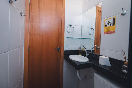 Apartamento à venda com 45m², 2 quartos e 1 vaga Apartamento à venda com 45m², 2 quartos e 1 vagaBanheiro