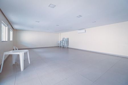 Apartamento à venda com 45m², 2 quartos e 1 vaga Apartamento à venda com 45m², 2 quartos e 1 vagaÁrea comum - Salão de festas