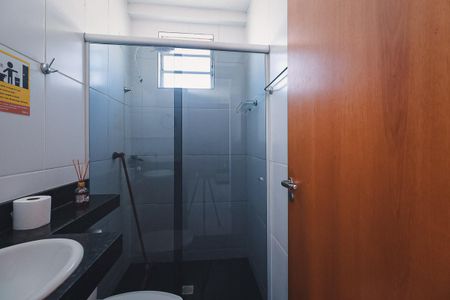 Banheiro de apartamento à venda com 2 quartos, 45m² em Bairro Santa Rita, Goiânia