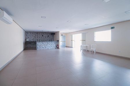 Apartamento à venda com 45m², 2 quartos e 1 vaga Apartamento à venda com 45m², 2 quartos e 1 vagaÁrea comum - Salão de festas
