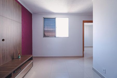 Sala de apartamento à venda com 2 quartos, 45m² em Bairro Santa Rita, Goiânia