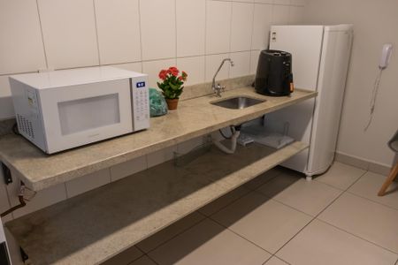 Apartamento à venda com 38m², 2 quartos e 1 vaga Apartamento à venda com 38m², 2 quartos e 1 vagaÁrea comum - Salão de festas