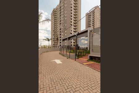 Apartamento para alugar com 65m², 2 quartos e 1 vaga Apartamento para alugar com 65m², 2 quartos e 1 vagaFachada e portaria