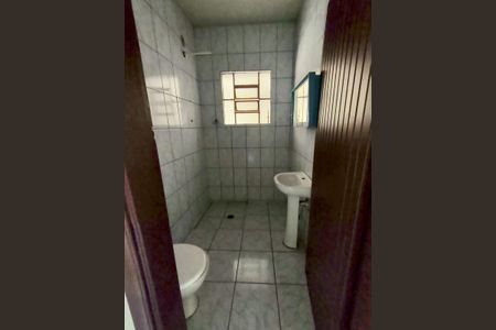 Banheiro de casa à venda com 3 quartos, 200m² em Brasilândia, São Paulo