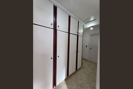 Apartamento para alugar com 248m², 4 quartos e 2 vagas Apartamento para alugar com 248m², 4 quartos e 2 vagasQuarto