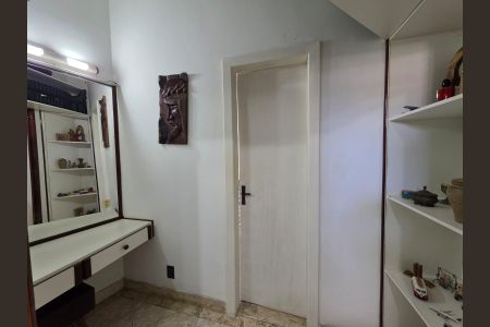 Apartamento para alugar com 248m², 4 quartos e 2 vagas Apartamento para alugar com 248m², 4 quartos e 2 vagasQuarto