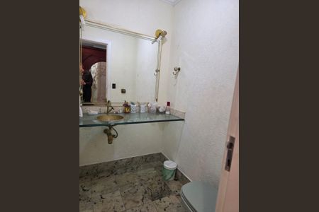Apartamento para alugar com 248m², 4 quartos e 2 vagas Apartamento para alugar com 248m², 4 quartos e 2 vagasBanheiro
