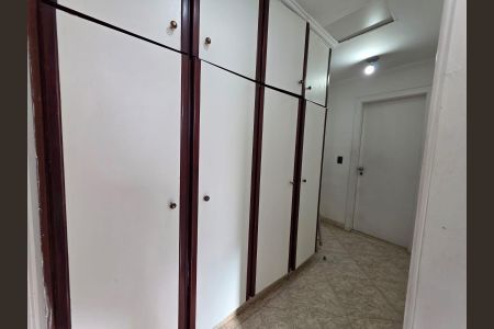 Apartamento para alugar com 248m², 4 quartos e 2 vagas Apartamento para alugar com 248m², 4 quartos e 2 vagasQuarto