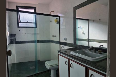 Banheiro de apartamento para alugar com 4 quartos, 248m² em Vila Nova, Cabo Frio