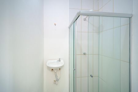 Banheiro de kitnet/studio para alugar com 1 quarto, 25m² em Vila Butantã, São Paulo