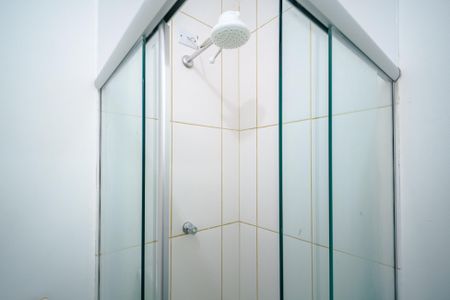 Banheiro de kitnet/studio para alugar com 1 quarto, 25m² em Vila Butantã, São Paulo