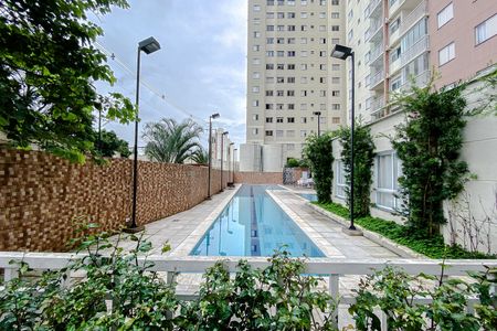 Apartamento para alugar com 65m², 2 quartos e 1 vaga Apartamento para alugar com 65m², 2 quartos e 1 vagaÁrea comum - Piscina