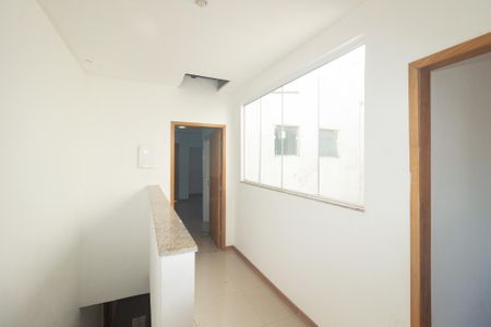 Corredor de casa de condomínio para alugar com 4 quartos, 168m² em Campo Grande, Rio de Janeiro