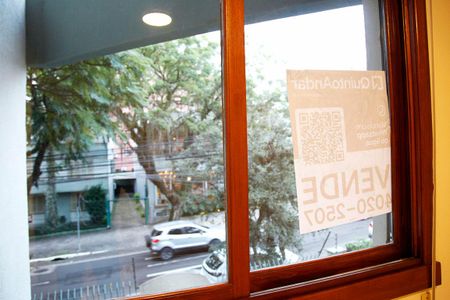 Plaquinha de apartamento à venda com 3 quartos, 98m² em Mont’serrat, Porto Alegre