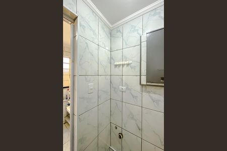 Banheiro de serviço de casa para alugar com 2 quartos, 100m² em Vila Invernada, São Paulo