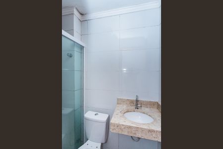 Banheiro de apartamento para alugar com 2 quartos, 50m² em São Domingos, São Paulo